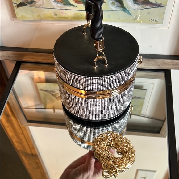 Chic Black and Gold Women's Clutch - Picture 5 of 11